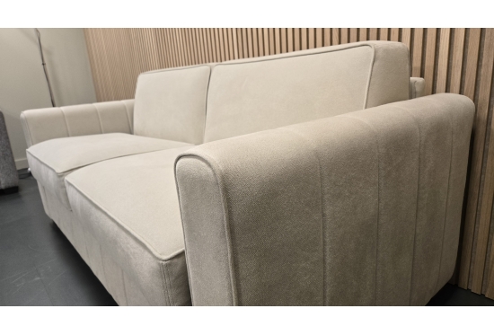 Small 2.5 Seater Vasca, Slim Arms, Velvet Wonderland Moss | Furl