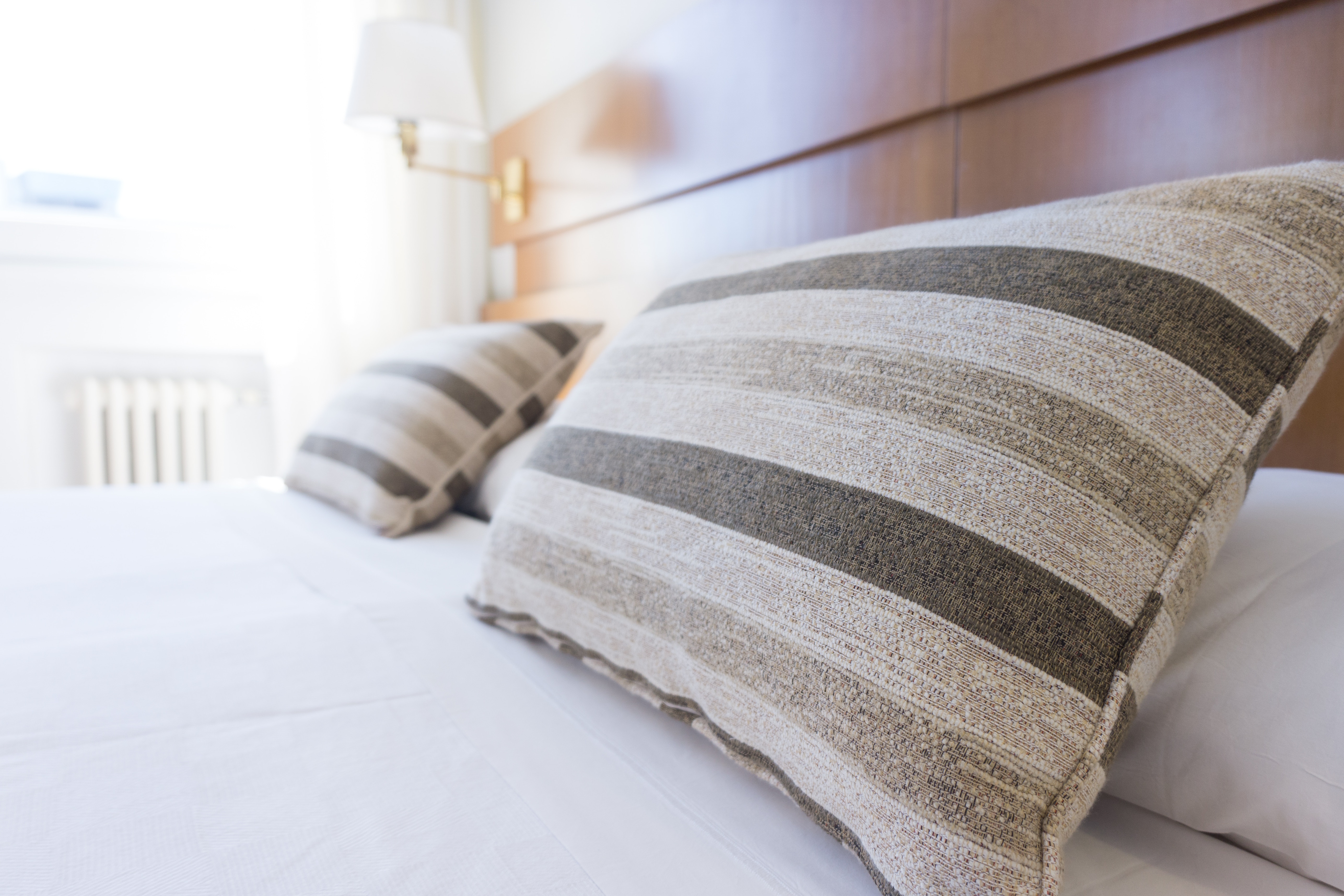 A guide to the best pillows for neck pain Furl Blog