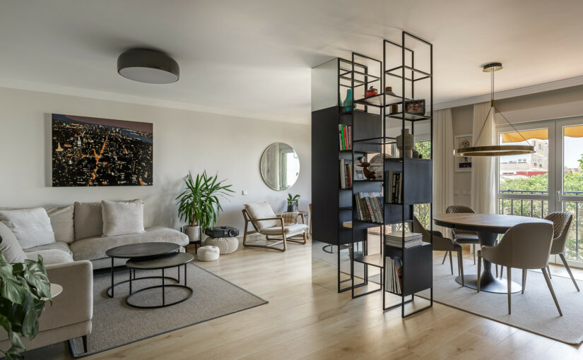 Do you see it? What do you think of the use of mirrors to create the illusion?