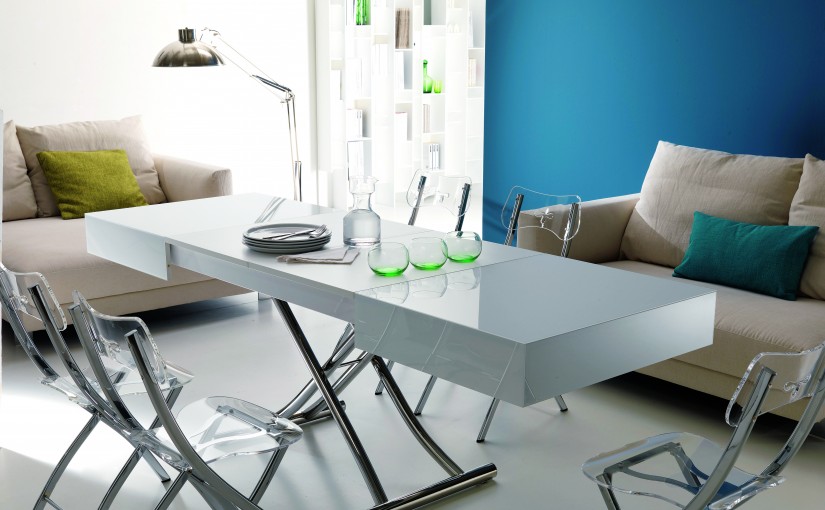 Adjustable coffee table