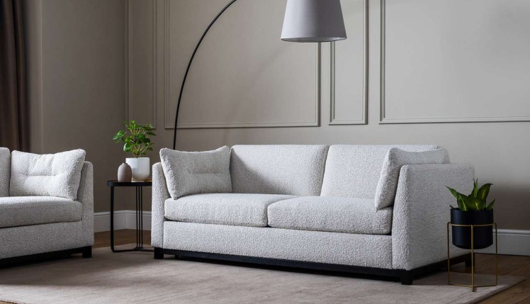 How to Style Cushions on Sofa: 7 Tips from the Experts