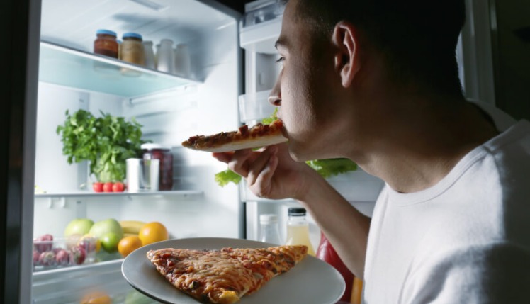 Is eating before bed bad for you? Debunking the myths